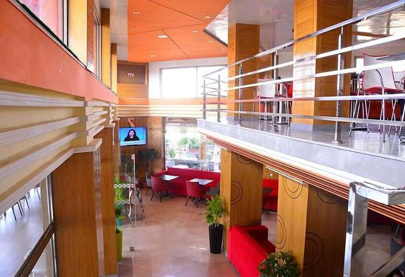 ホテル Hôtel Hadaik Ain Asserdoune