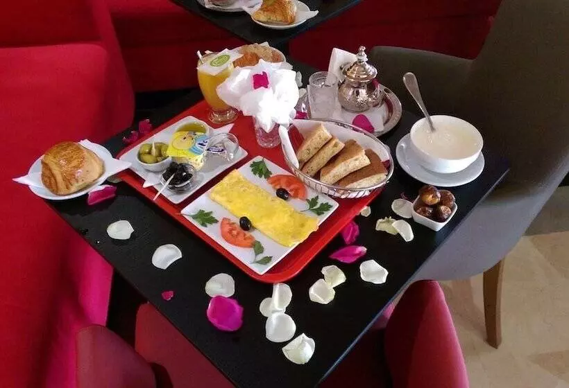 هتل Hôtel Hadaik Ain Asserdoune