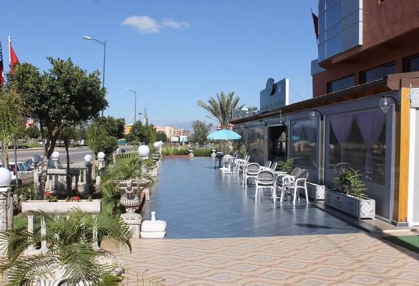 ホテル Hôtel Hadaik Ain Asserdoune