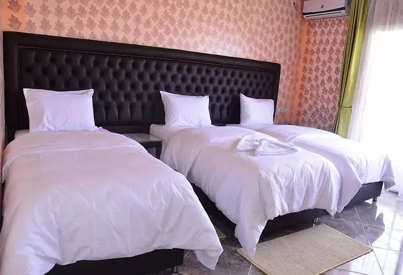 هتل Hôtel Hadaik Ain Asserdoune