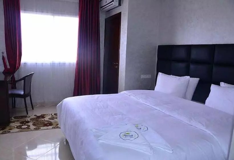 هتل Hôtel Hadaik Ain Asserdoune