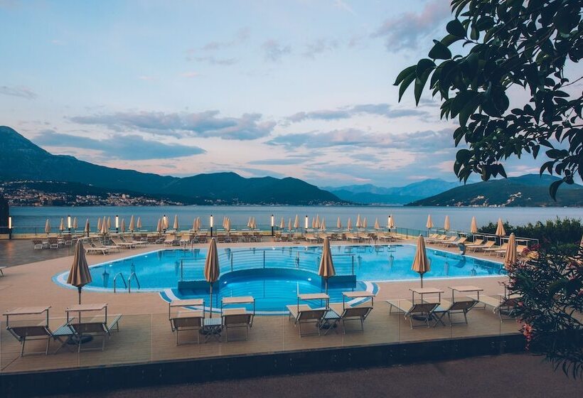 בית מלון כפרי Iberostar Waves Herceg Novi - All Inclusive