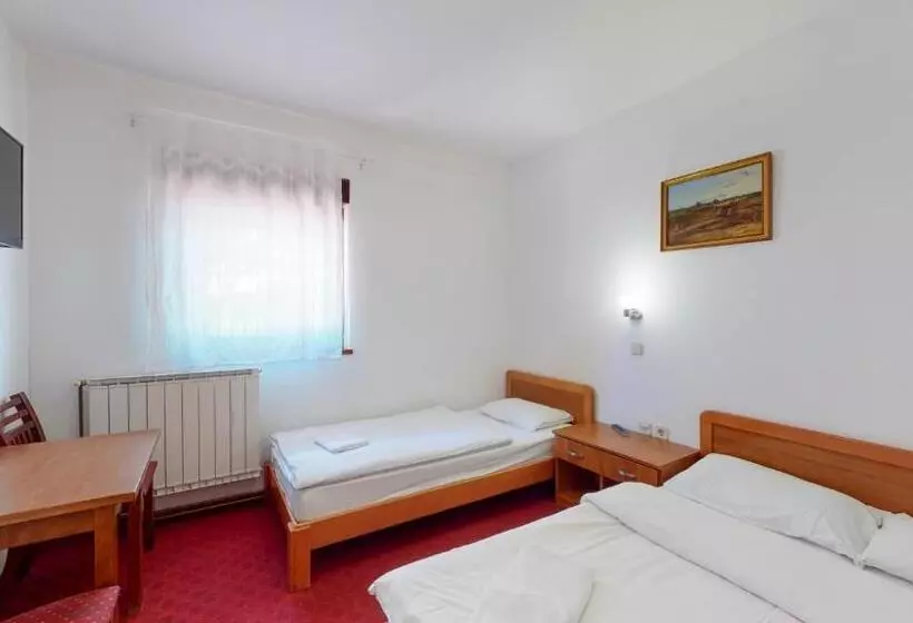 Hotelli Planinarski Centar Petehovac