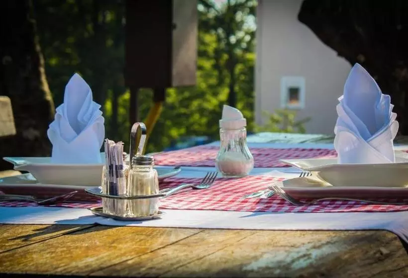 Hotelli Planinarski Centar Petehovac