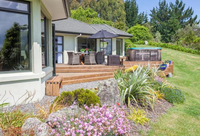 צימר Acacia Heights Gardens