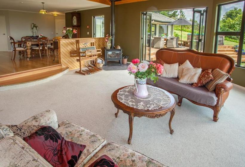 צימר Acacia Heights Gardens