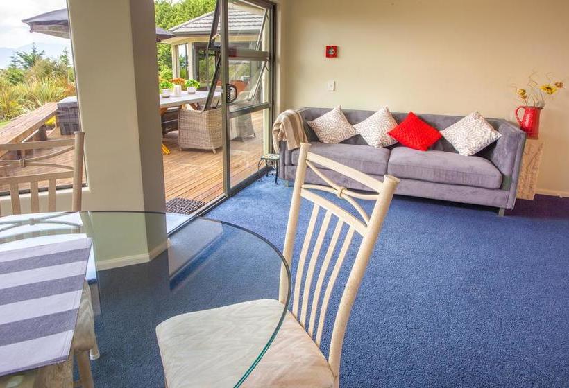 צימר Acacia Heights Gardens