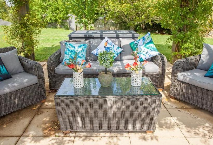 צימר Acacia Heights Gardens