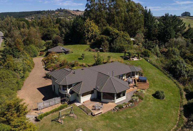 צימר Acacia Heights Gardens