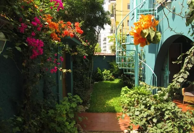 Bed and Breakfast La Casona Azul