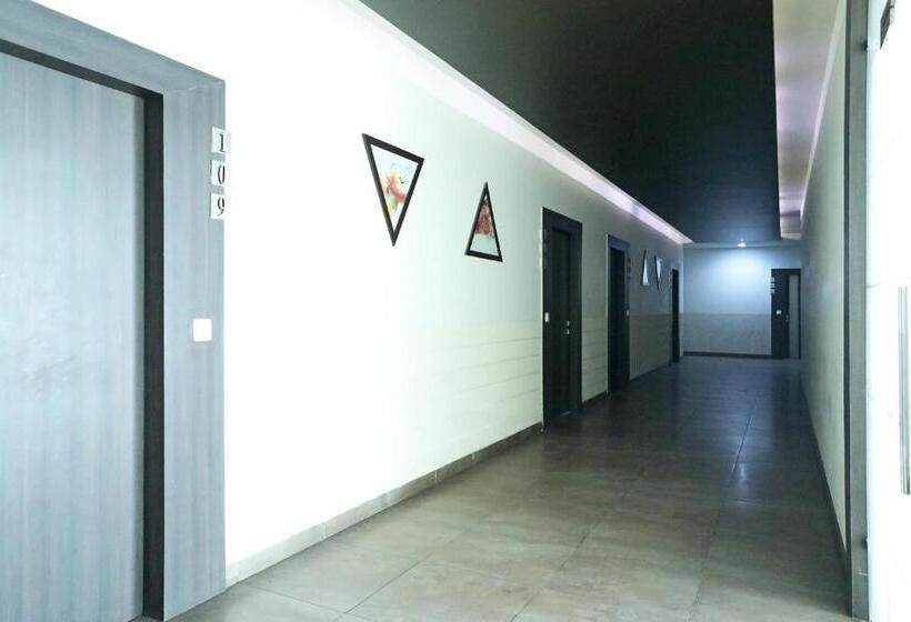 Hotel Collection O Laj Regency