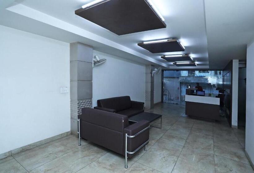 Hotel Collection O Laj Regency