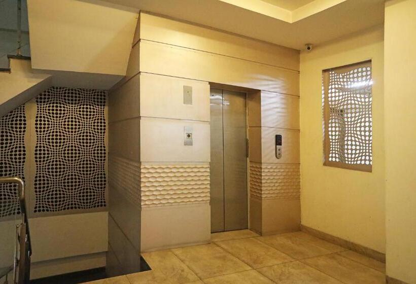 Hotel Collection O Laj Regency