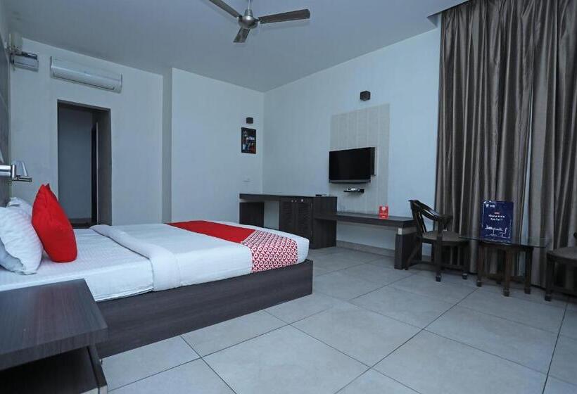 Hotel Collection O Laj Regency