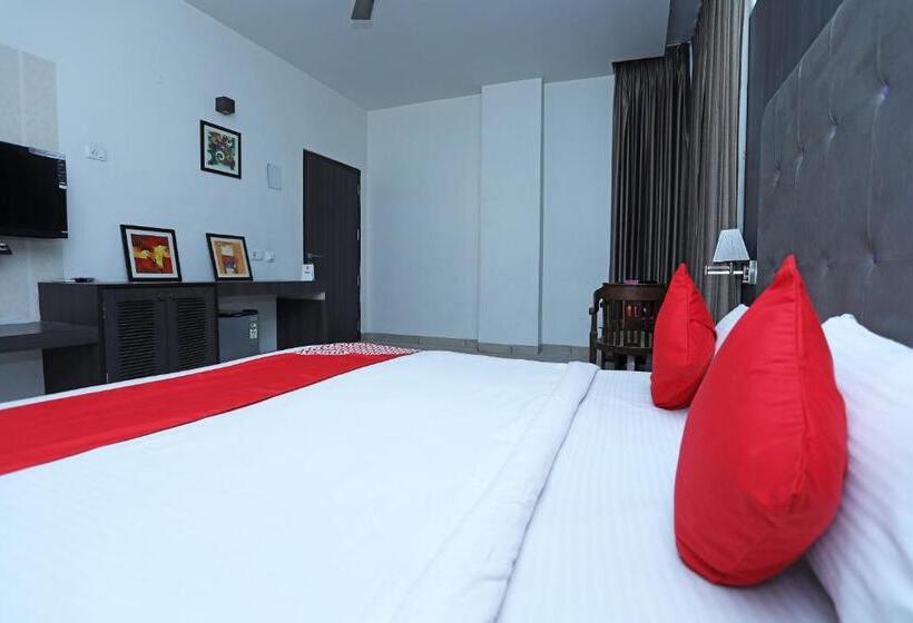 Hotel Collection O Laj Regency