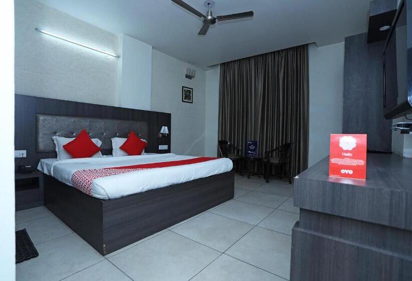 Hotel Collection O Laj Regency