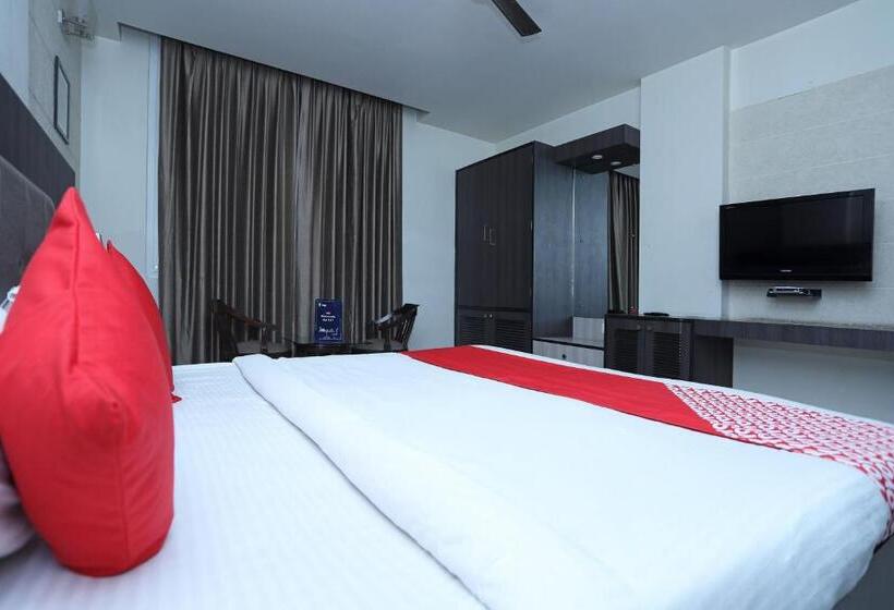 Hotel Collection O Laj Regency