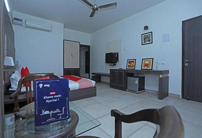 Hotel Collection O Laj Regency