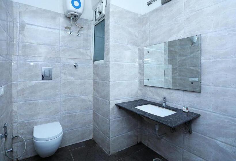 Hotel Collection O Laj Regency