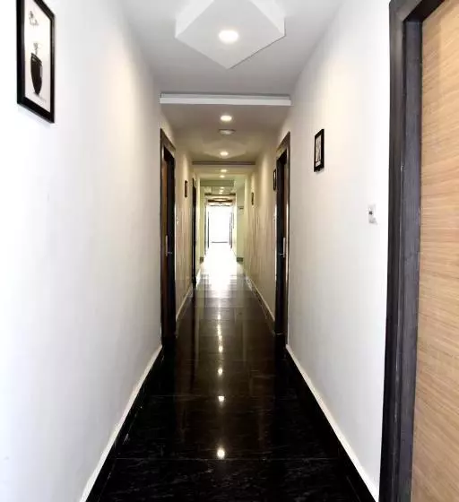 Hôtel M K Plaza
