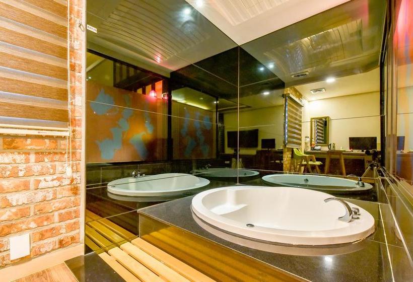 מוטל Ulsan Mugeo Dong Chicago