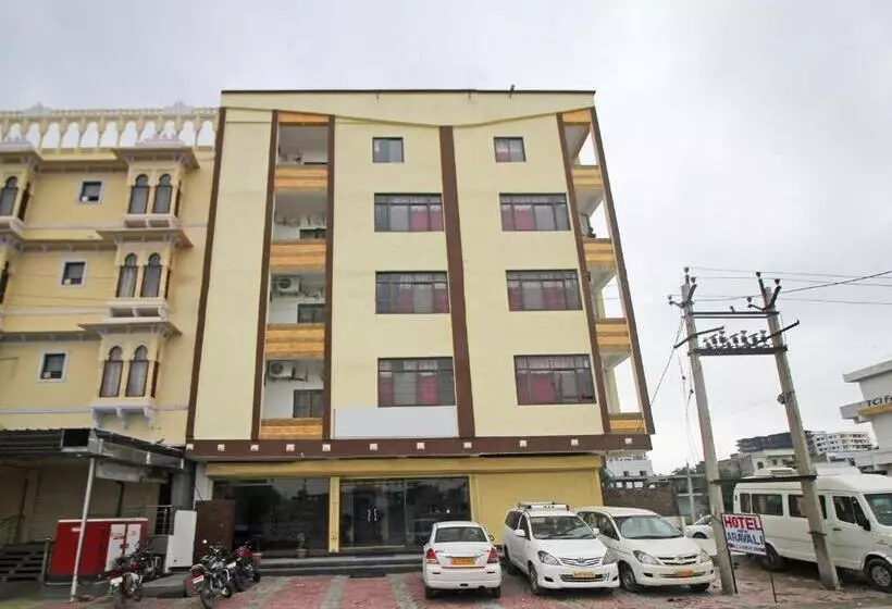 ホテル Collection O 9529  Krishna Palace