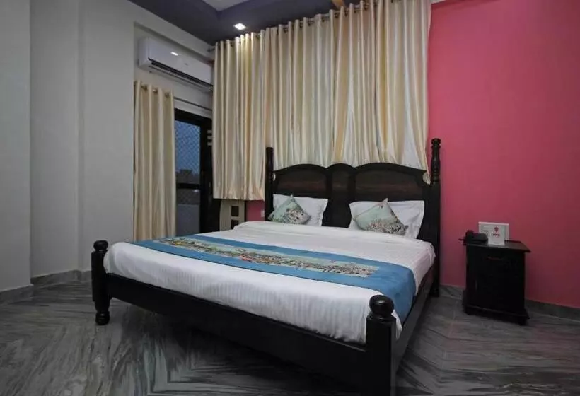 ホテル Collection O 9529  Krishna Palace