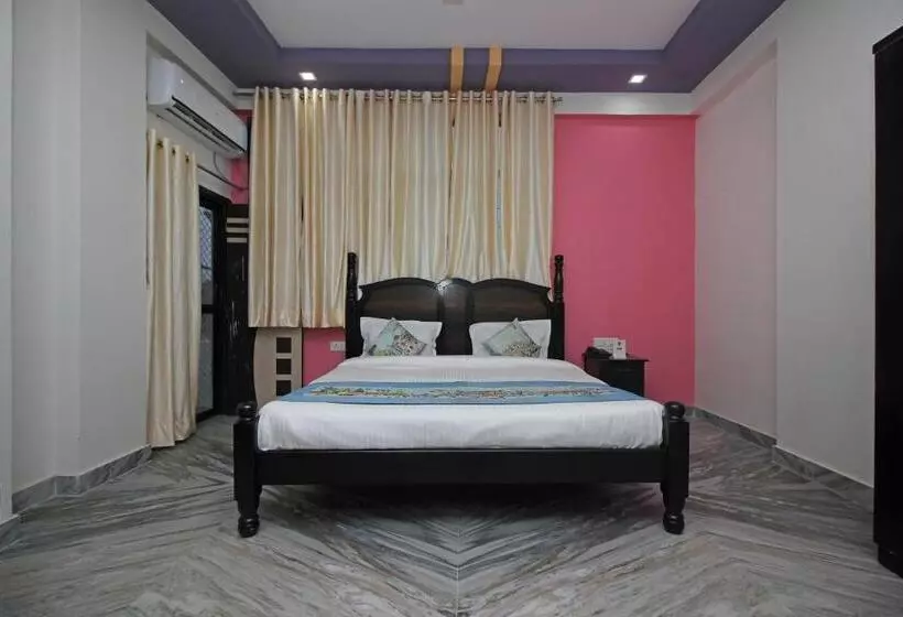 ホテル Collection O 9529  Krishna Palace