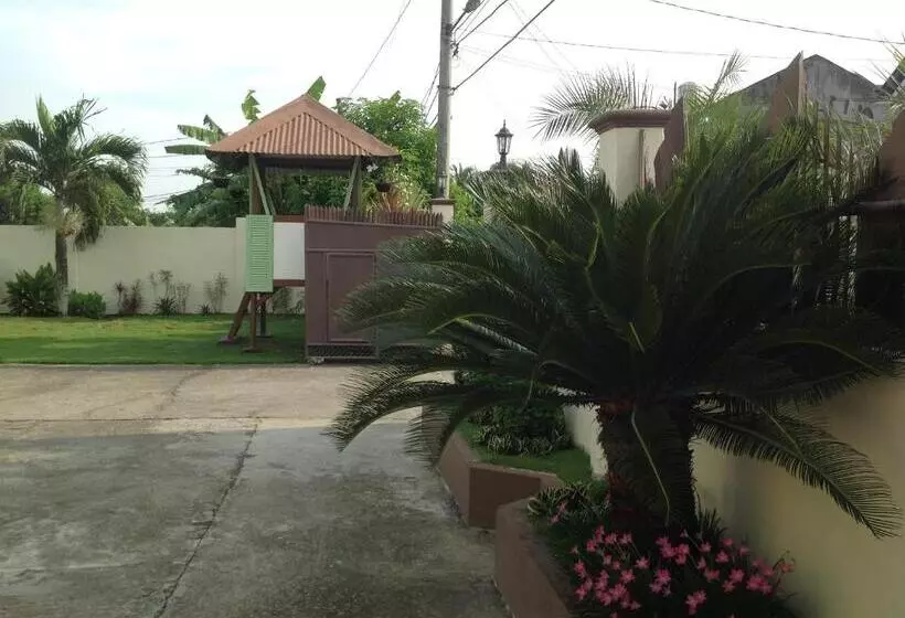 هتل Danel Pensionne House