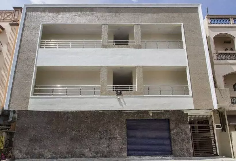 هتل Oyo 484 Secunderabad