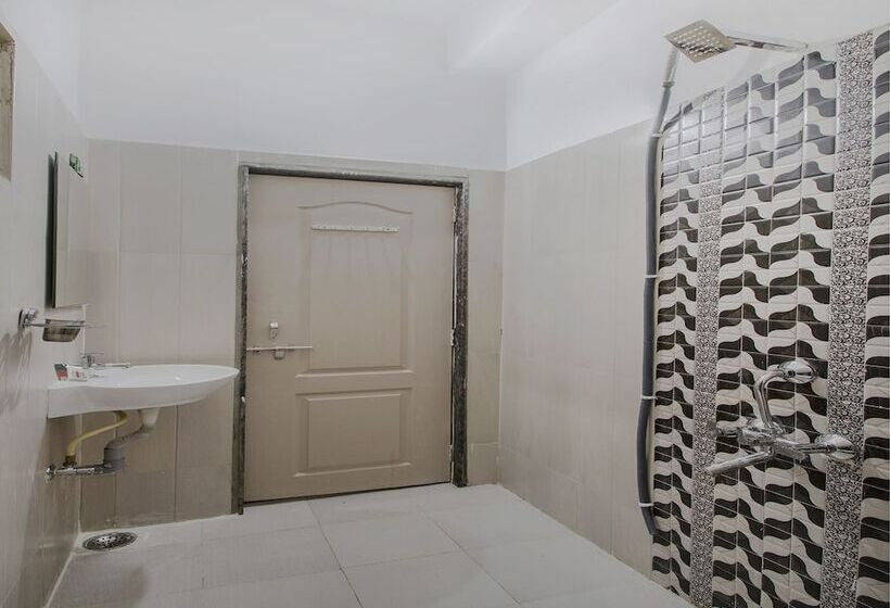 בית מלון כפרי Oyo 484 Secunderabad