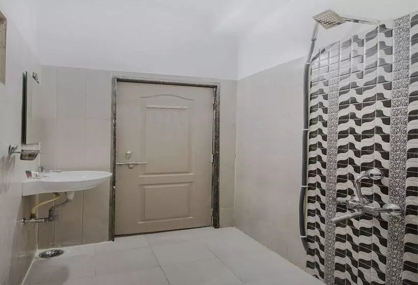 هتل Oyo 484 Secunderabad