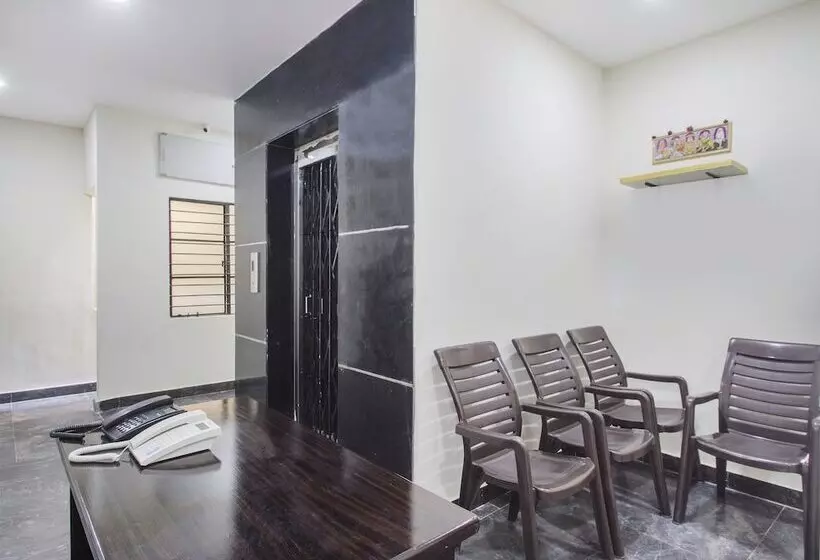 هتل Oyo 484 Secunderabad