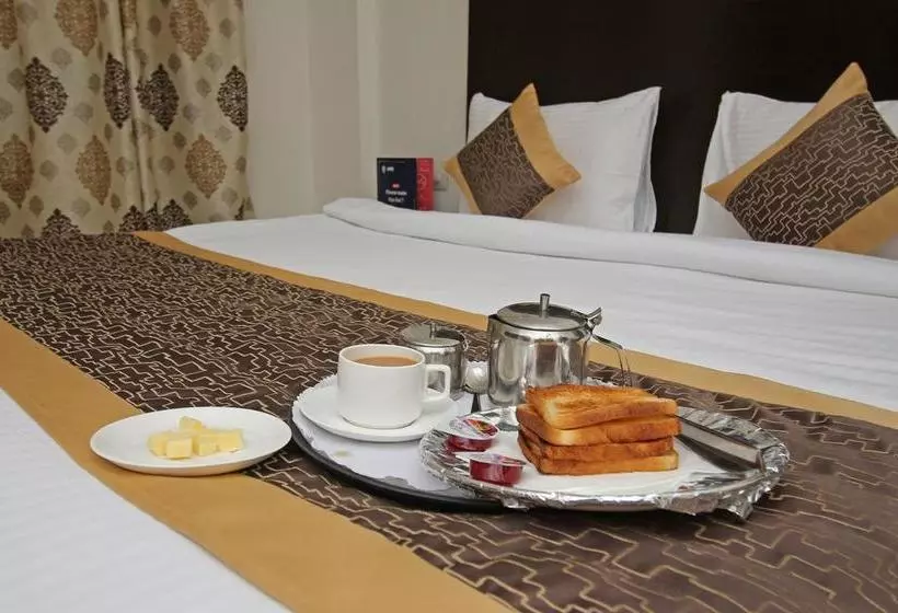ホテル Oyo 7131 Amrita Inn