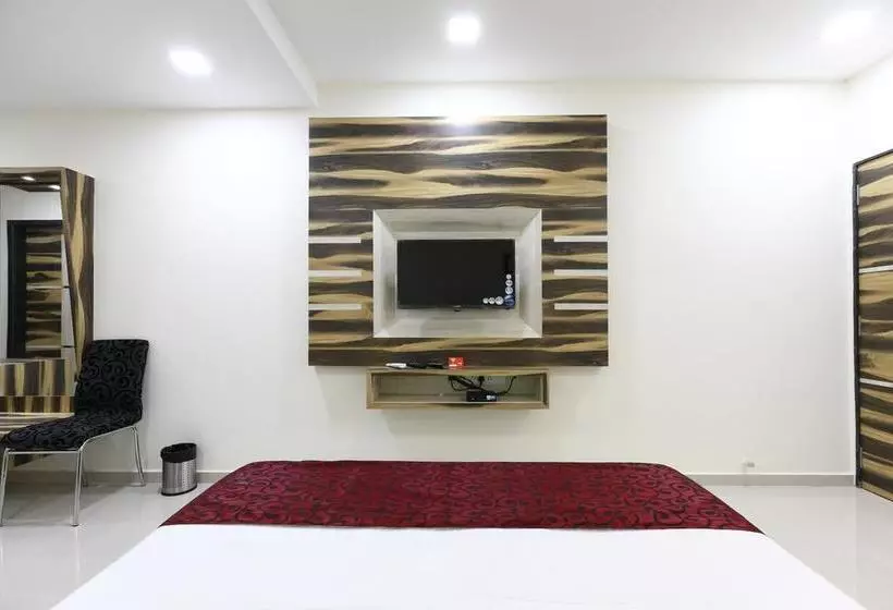 ホテル Oyo 7131 Amrita Inn