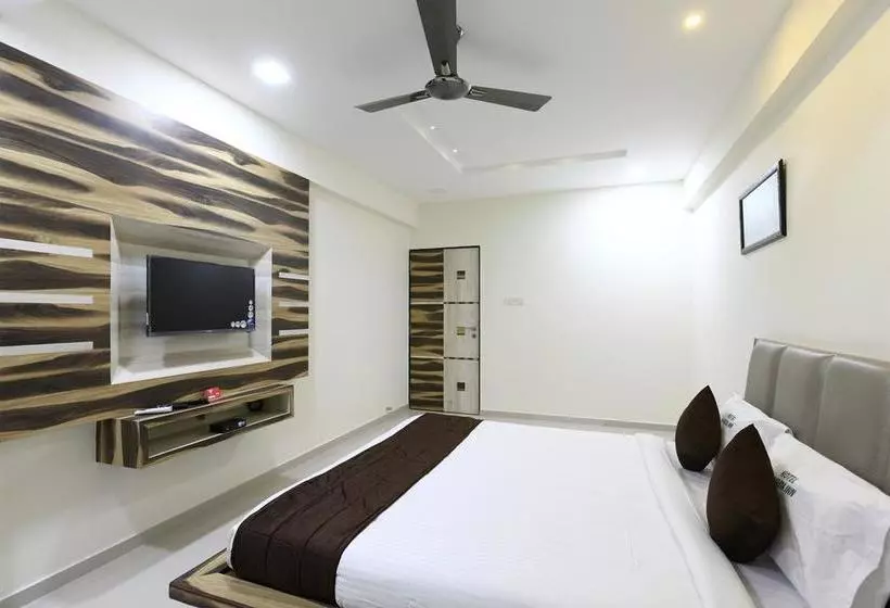 ホテル Oyo 7131 Amrita Inn