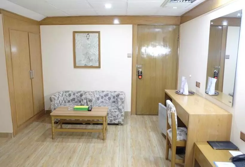 هتل Saint Martin Ltd