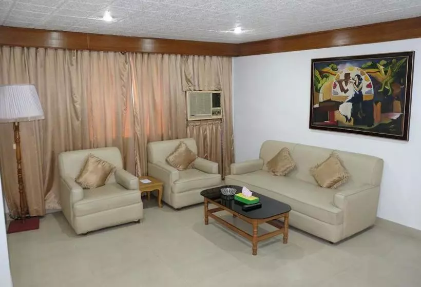 هتل Saint Martin Ltd