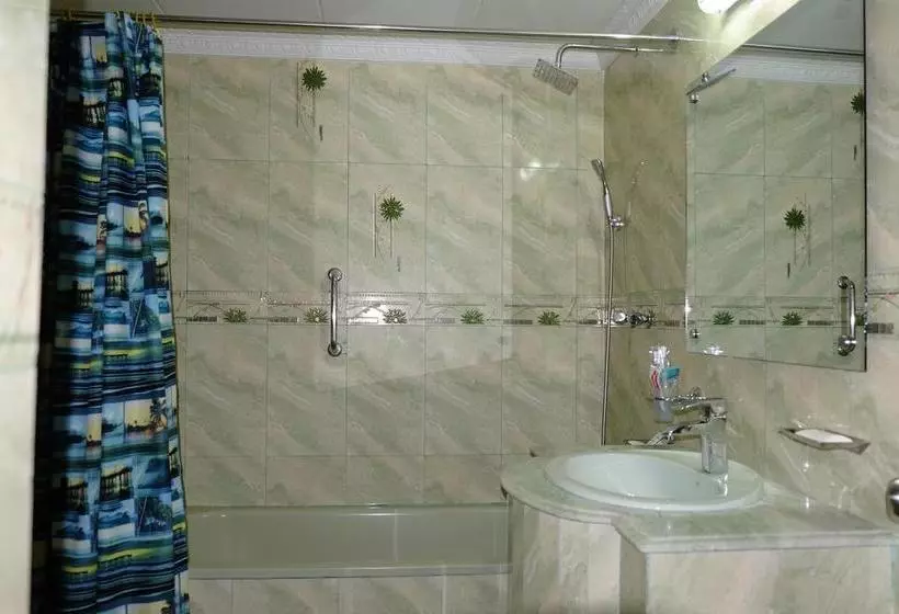 هتل Saint Martin Ltd