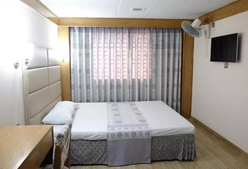 هتل Saint Martin Ltd