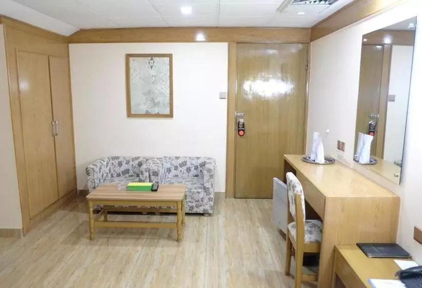 هتل Saint Martin Ltd