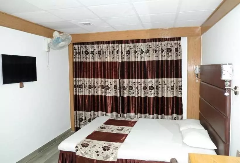 هتل Saint Martin Ltd