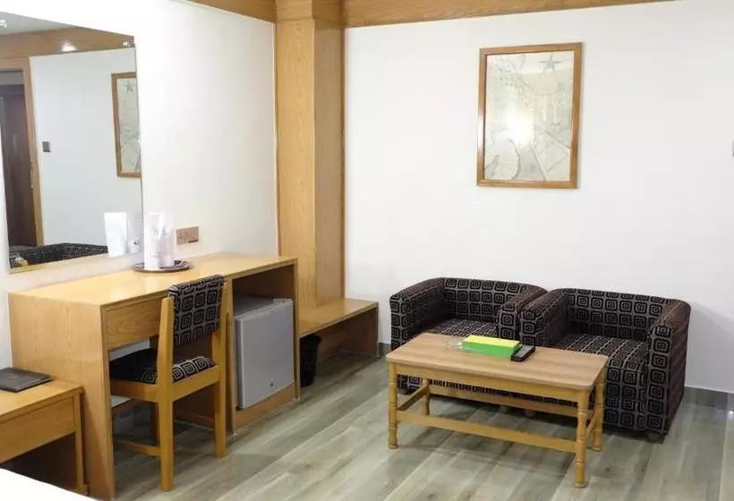 هتل Saint Martin Ltd