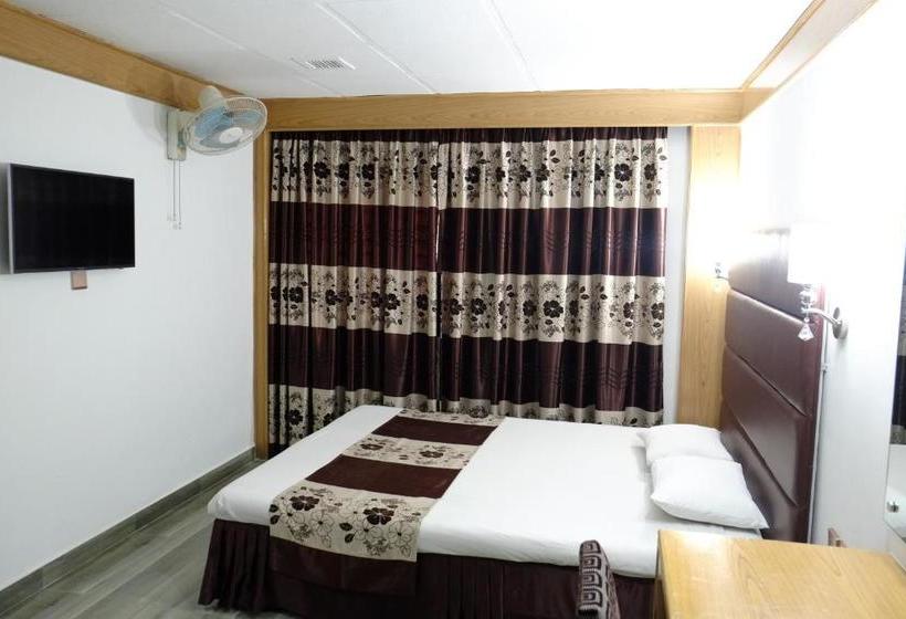 هتل Saint Martin Ltd