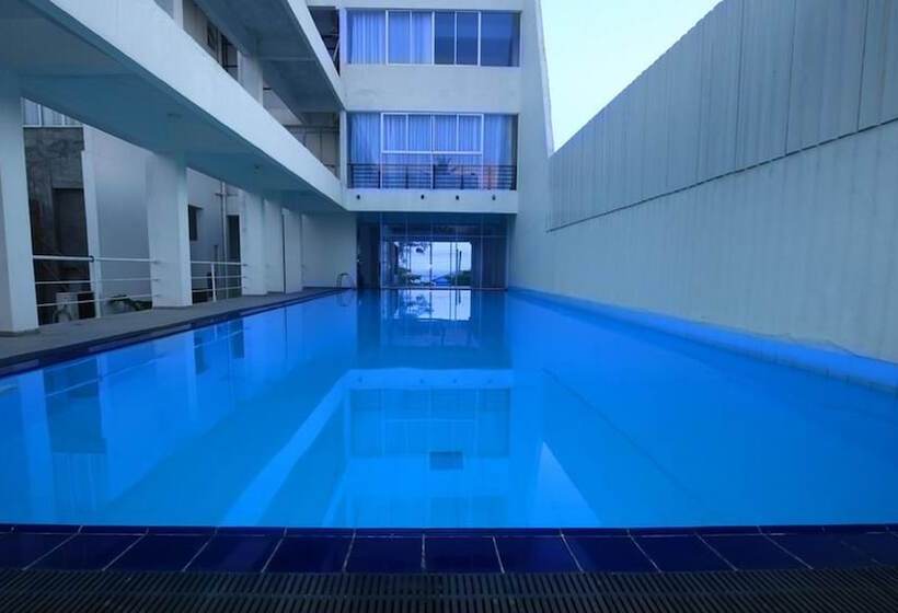 Отель Twenty Two Binaweli