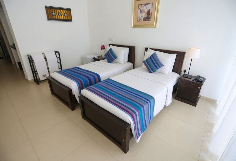 Отель Twenty Two Binaweli