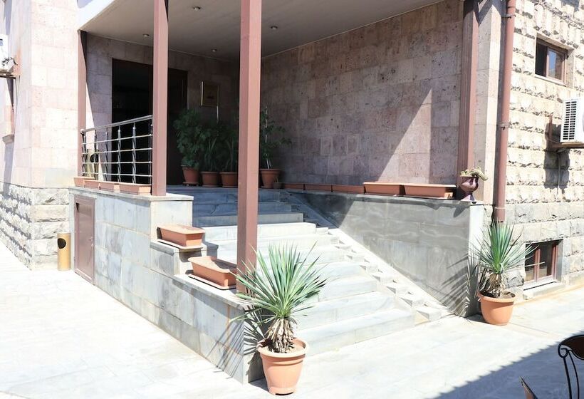 Musa Ler Hotel Yerevan