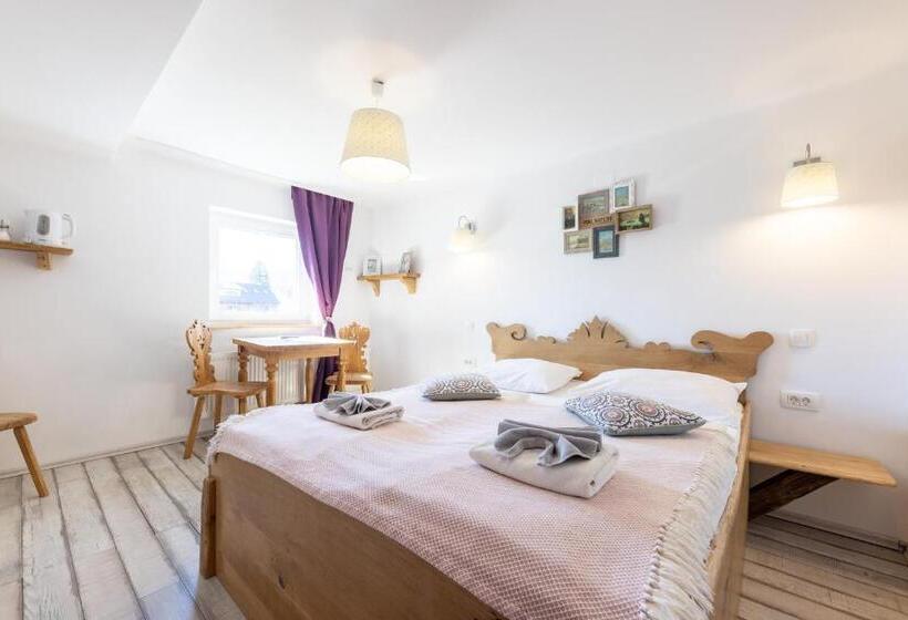 هاستل Central Bled House