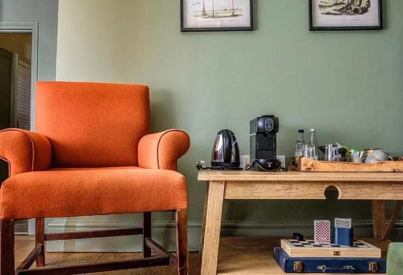 ベッドアンドブレックファースト The Globe Inn