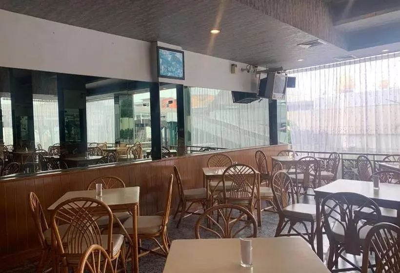 Hotelli Golden Grand